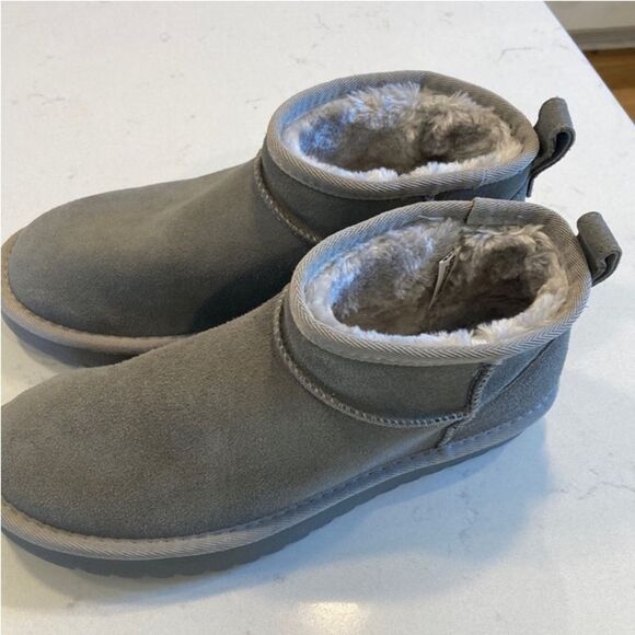 Cushionare Memory Foam Suede Grey Faux Fur Lined Soft Comfy Ankle Booties size 9 - Picture 2 of 5